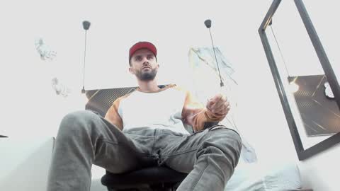 KING  online show from April 3, 3:58 am