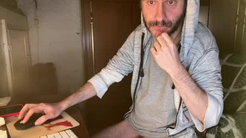 kissofbanned1983 online show from March 12, 4:47 pm