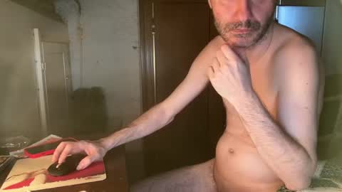 kissofbanned1983 online show from May 28, 9:07 am