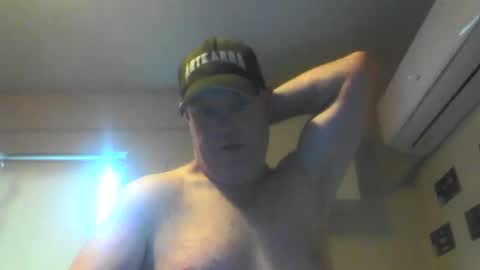 Snapshot of kiwiguy19773 chatting on January 17, 6:26 am kiwiguy19773 online show from January 17, 6:26 am