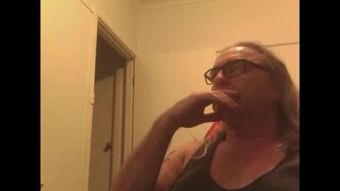 knobout online show from November 11, 11:15 am