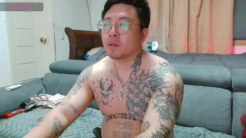 krnluvr online show from April 5, 2:24 pm