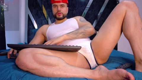 Kroy Wood online show from April 1, 1:13 pm