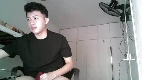 Snapshot of kymer24 chatting on October 24, 1:46 pm john online show from October 24, 1:46 pm