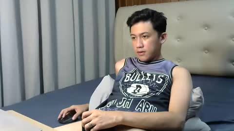 Snapshot of kymer24 chatting on December 8, 6:11 am john online show from December 8, 6:11 am