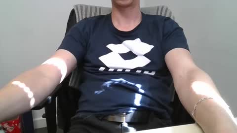 labelette007 online show from April 20, 1:57 pm