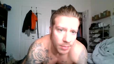 lacrioxcum18 online show from February 15, 3:50 pm