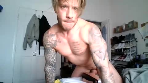 lacrioxcum18 online show from December 13, 6:16 pm