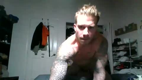 lacrioxcum18 online show from February 17, 5:04 am