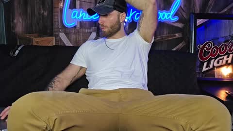 Snapshot of lancehardwood222 chatting on February 8, 1:54 am LANCE online show from February 8, 1:54 am