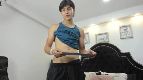 landercruz online show from October 11, 4:49 am