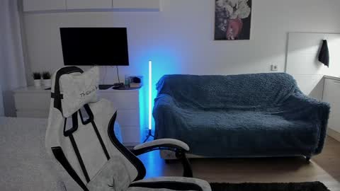 acie online show from December 10, 7:26 am