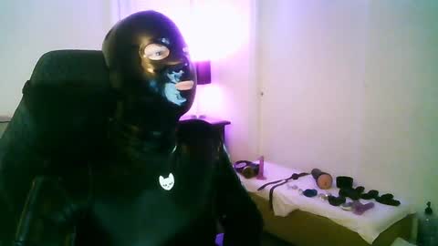 latexminheadroom online show from December 29, 2:27 am