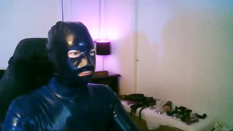 latexminheadroom online show from October 1, 2:15 am