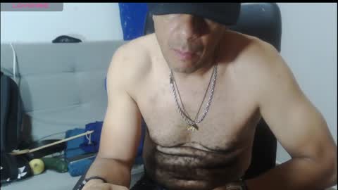 latinmartin254 online show from April 8, 1:50 am