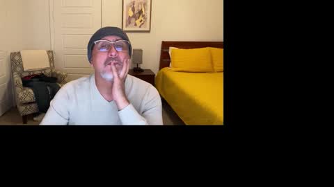 QS - INDEPENDENT MODEL online show from November 13, 6:40 am