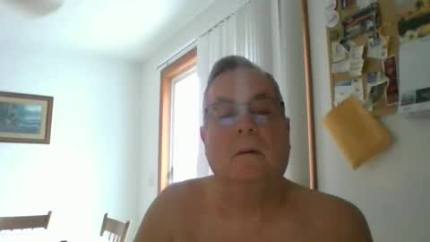 Snapshot of lawnboy62 chatting on February 11, 10:50 pm lawnboy62 online show from February 11, 10:50 pm