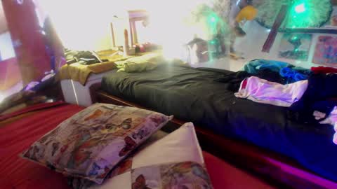 Laye19 online show from January 23, 6:03 pm