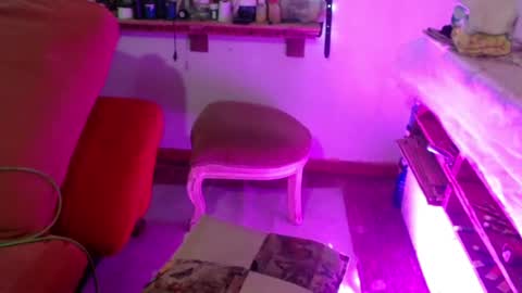 Laye19 online show from December 3, 4:24 am