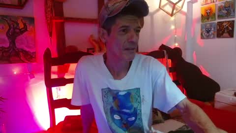 Laye19 online show from February 9, 11:36 pm