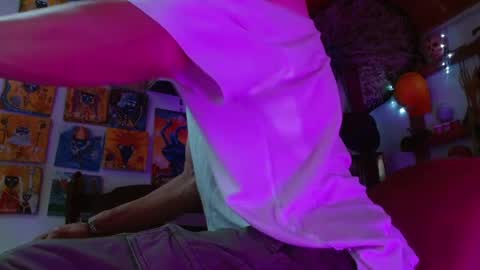 Laye19 online show from January 2, 2:35 pm