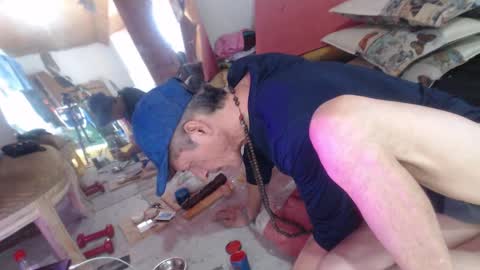 Laye19 online show from January 27, 3:28 pm