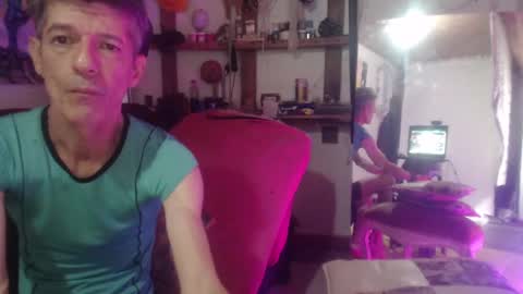 Laye19 online show from January 3, 1:58 pm