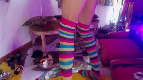 Laye19 online show from February 5, 5:32 pm