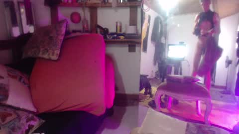 Laye19 online show from January 4, 8:16 pm