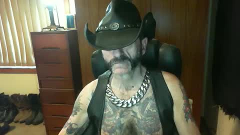 Snapshot of leathergreaser chatting on October 20, 8:13 pm leathergreaser online show from October 20, 8:13 pm