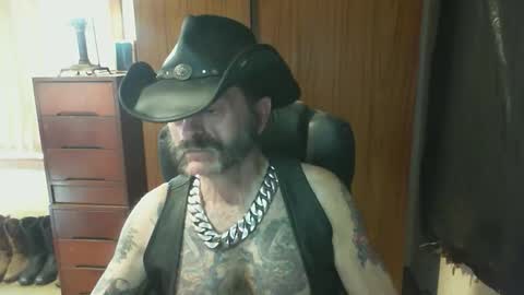leathergreaser online show from February 3, 6:11 am