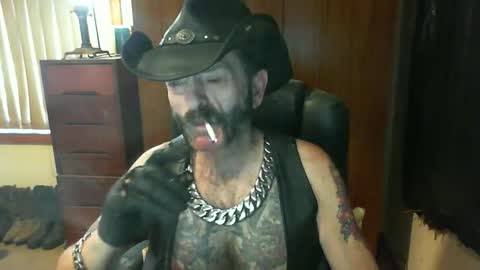 leathergreaser online show from November 17, 11:41 pm