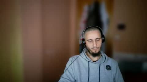 lefrenchiies online show from January 9, 8:30 am