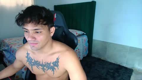  Lei  online show from April 20, 9:50 pm