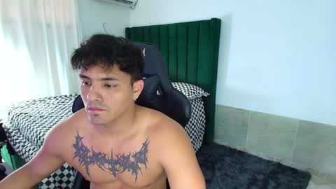  Lei  online show from February 8, 10:14 pm