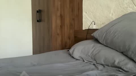 Snapshot of lelehot1 chatting on January 17, 7:31 pm lelehot1 online show from January 17, 7:31 pm