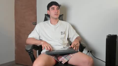 Leo Jones online show from March 2, 12:43 am