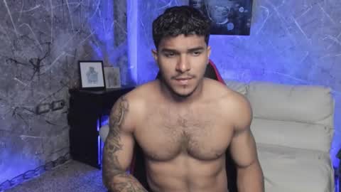 Leo independent model online show from October 17, 11:09 pm