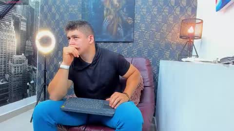 Leon Smoron online show from January 7, 12:26 am