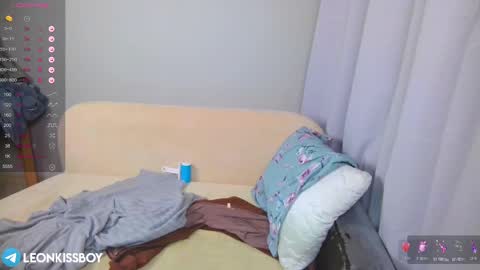 leonkissboy online show from April 1, 1:41 pm