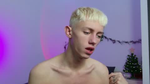 leonlure online show from December 17, 7:09 pm