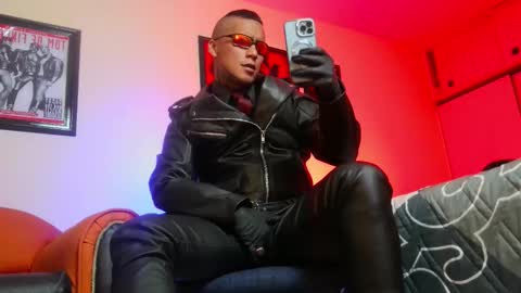 Lenardo jaramillo online show from September 19, 7:53 am