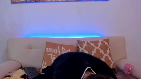 Snapshot of leoo_miller chatting on October 21, 9:17 pm Leo online show from October 21, 9:17 pm