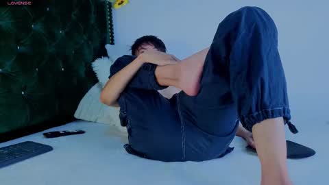 Levi  online show from March 4, 3:08 pm