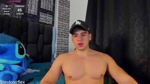 L E Y T O N online show from January 31, 2:26 am