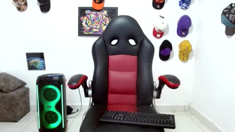 Andres online show from May 17, 9:44 pm