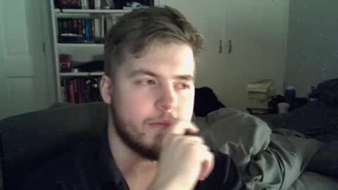 Liam Fox online show from April 18, 2:57 am