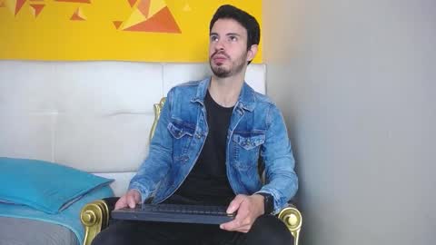 Snapshot of liamluxe chatting on October 21, 1:36 pm LiamLuxe online show from October 21, 1:36 pm