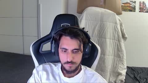 liamriddley online show from November 2, 2:16 am