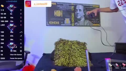 Snapshot of lian_23_ chatting on December 7, 1:51 pm    online show from December 7, 1:51 pm